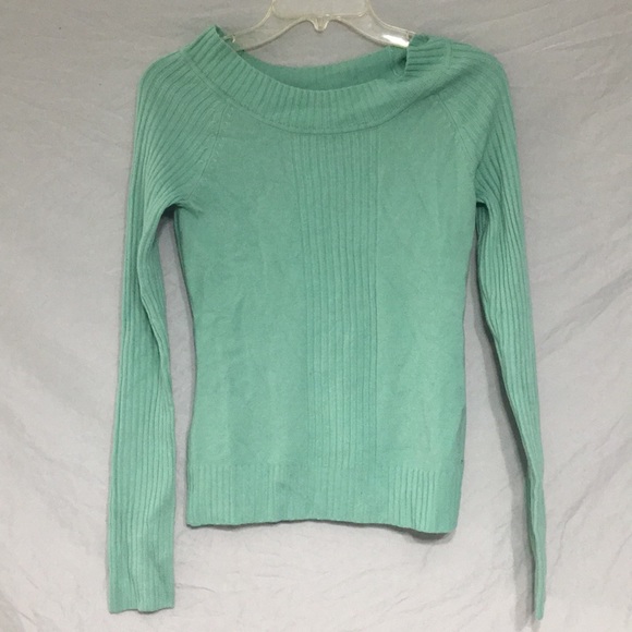 NWT Cute Mint Green Sweater Medium - Picture 2 of 5